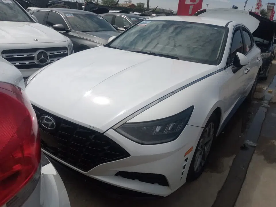2021 Hyundai Sonata — photo 2