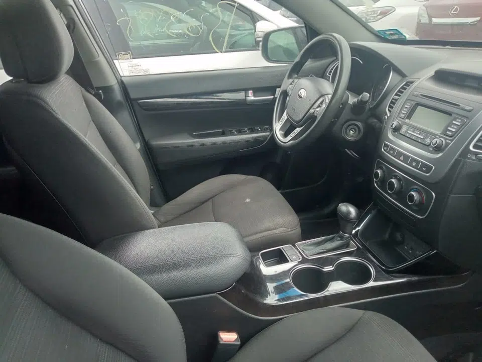 2014 Kia Sorento — photo 2