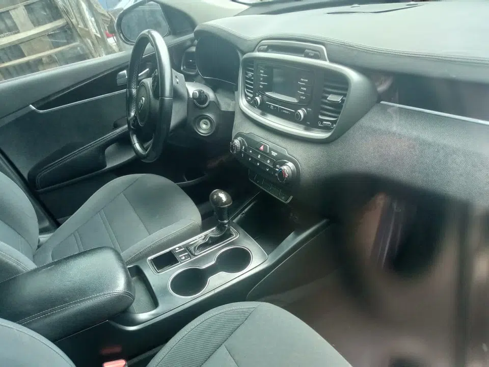 2016 Kia Sorento — photo 2