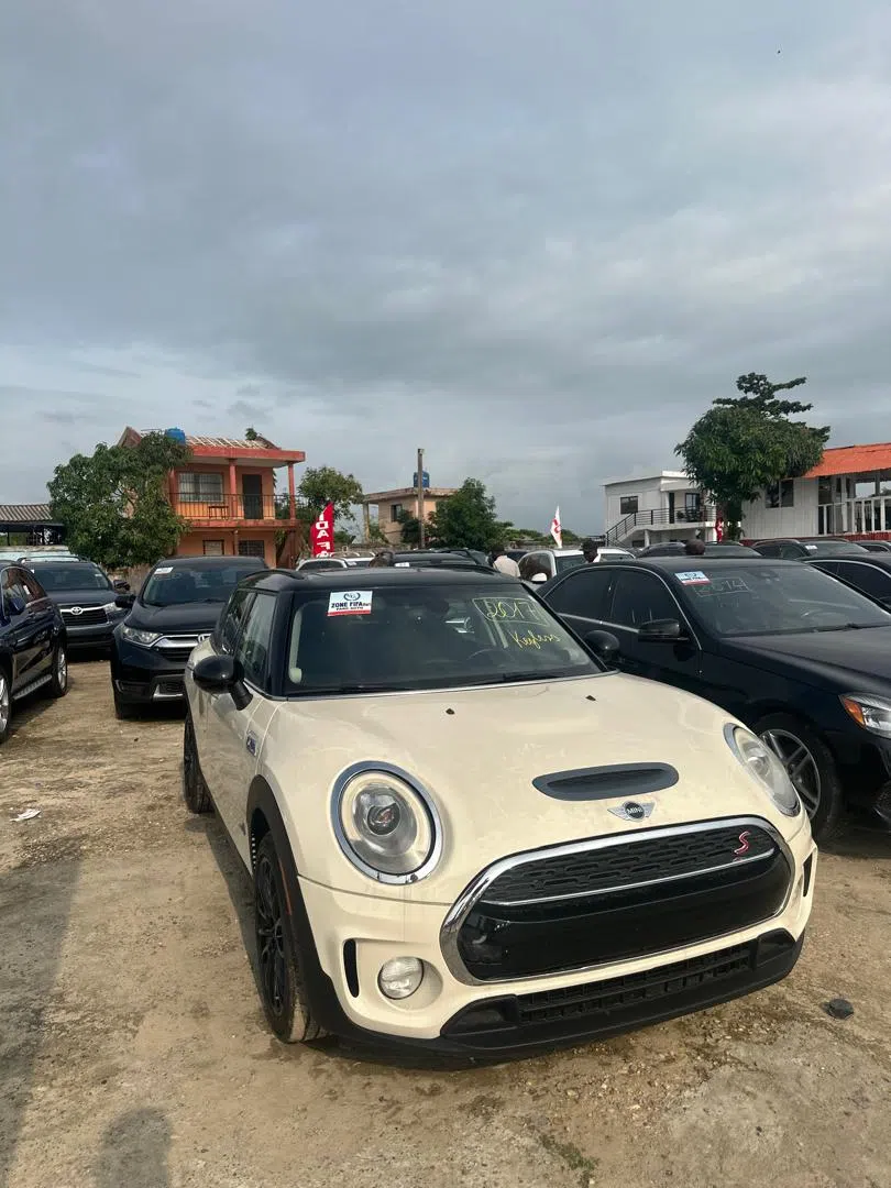 2017 Mini Clubman — photo 1