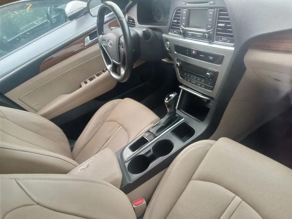 2015 Hyundai Sonata — photo 2