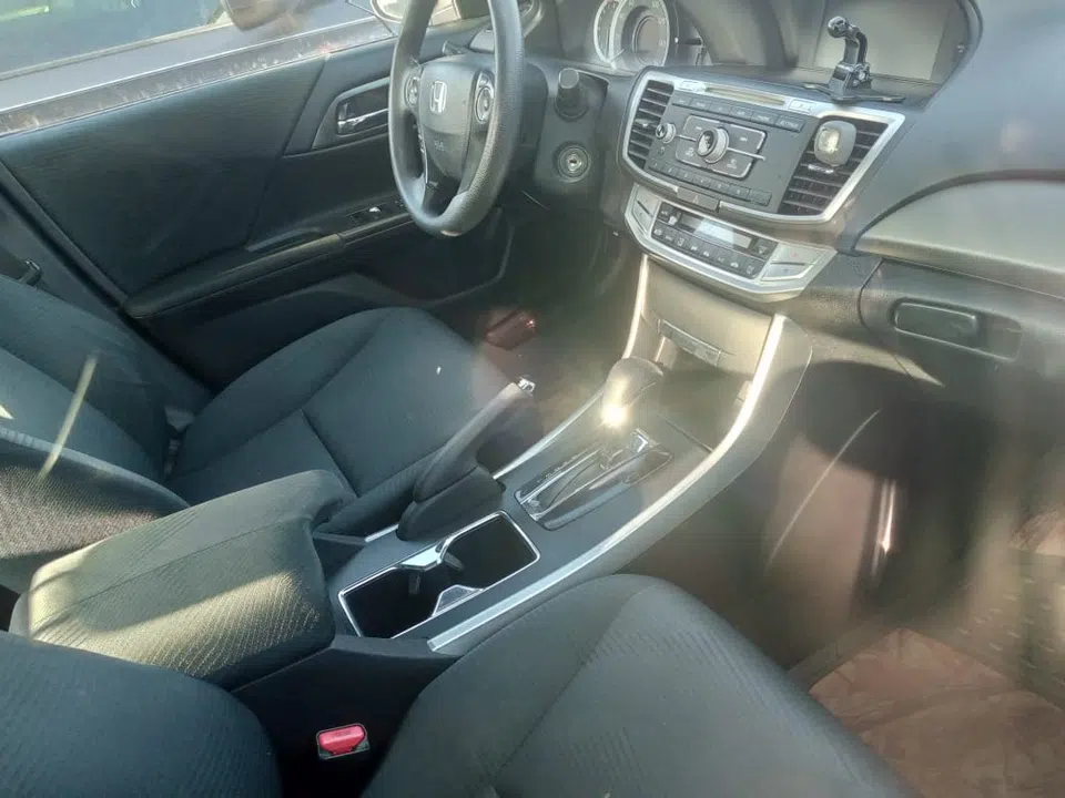 2015 Honda Accord — photo 3