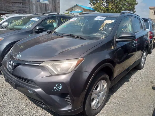 2016 Toyota Rav4 photos, price and features