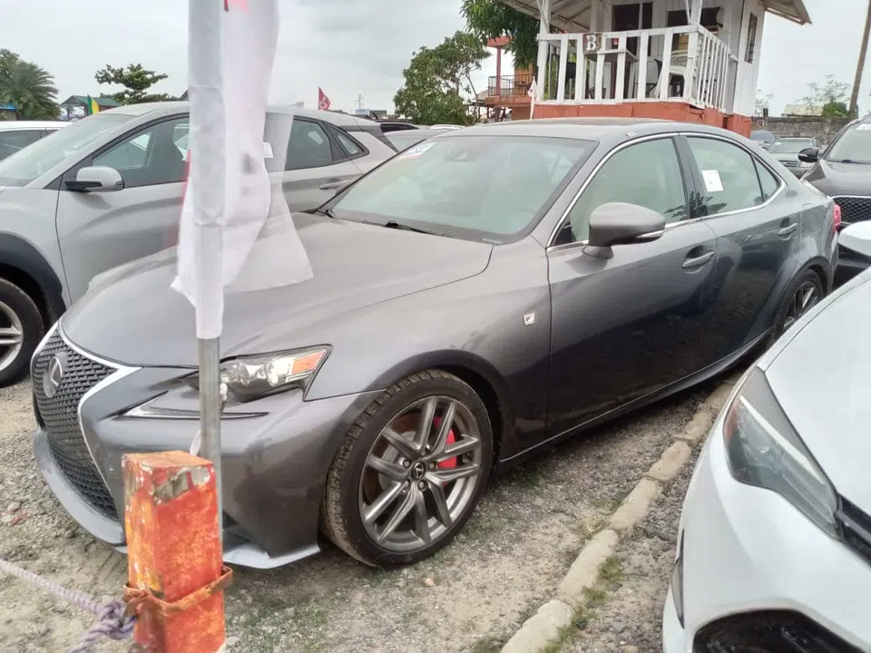 2014 Lexus Is 350 — photo 2