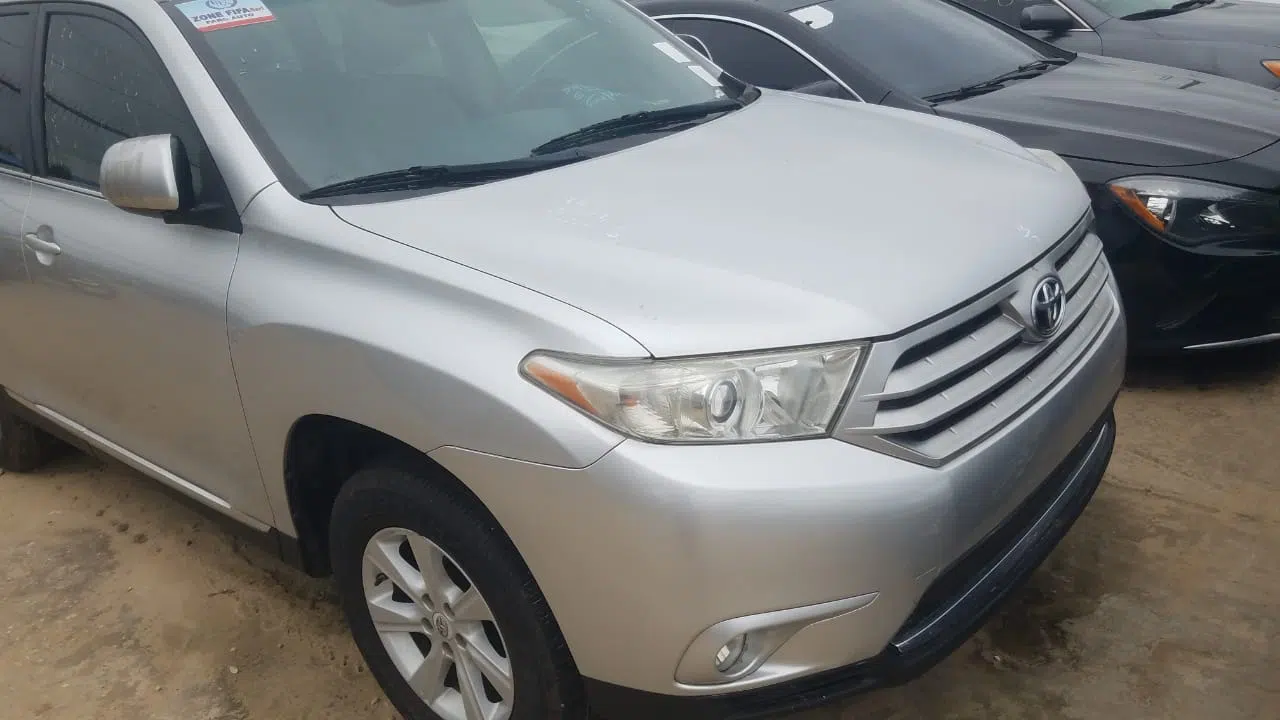 2013 Toyota Highlander — photo 1
