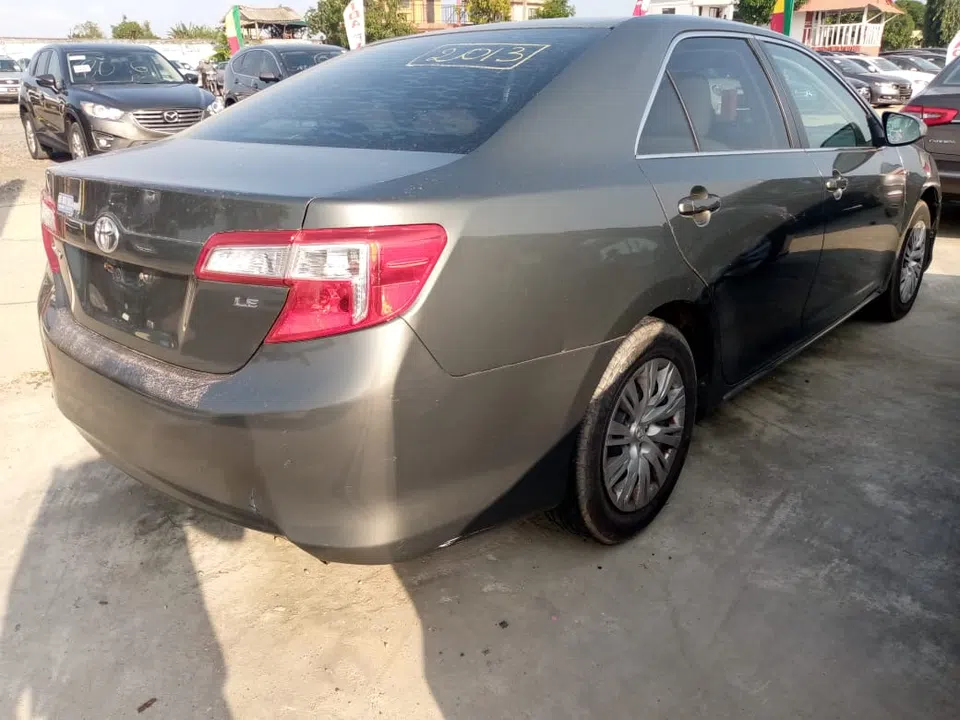 2013 Toyota Camry — photo 3