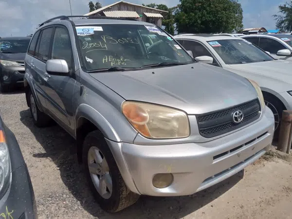 2004 Toyota Rav4 photos, price and features