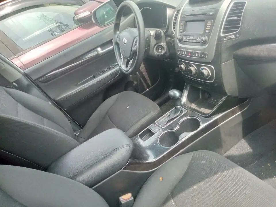 2015 Kia Sorento — photo 2
