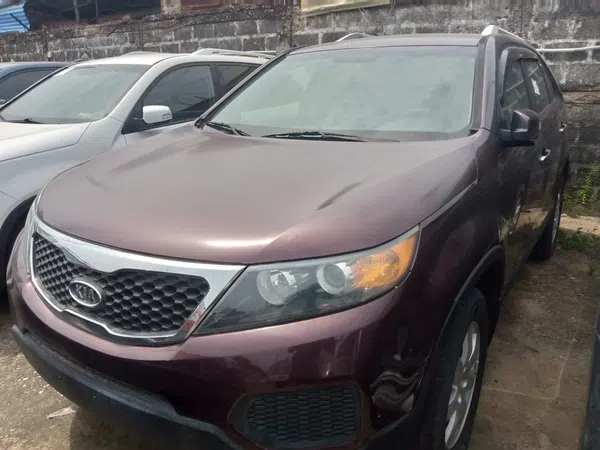 2013 Kia Sorento photos, price and features