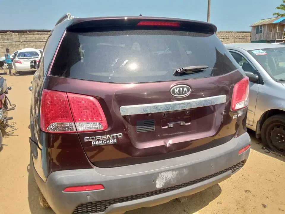 2011 Kia Sorento — photo 3