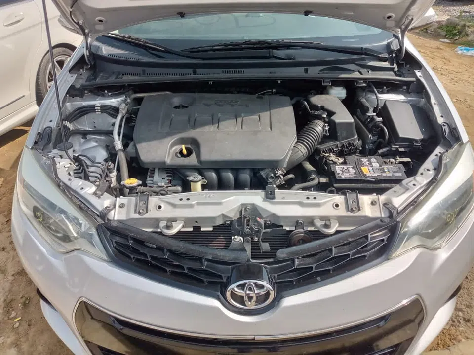 2016 Toyota Corolla — photo 2