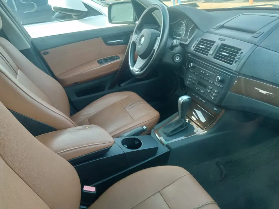 2009 BMW X3 — photo 2
