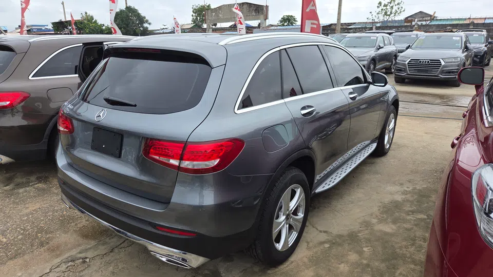 2017 Mercedes-Benz Glc-Class — photo 2