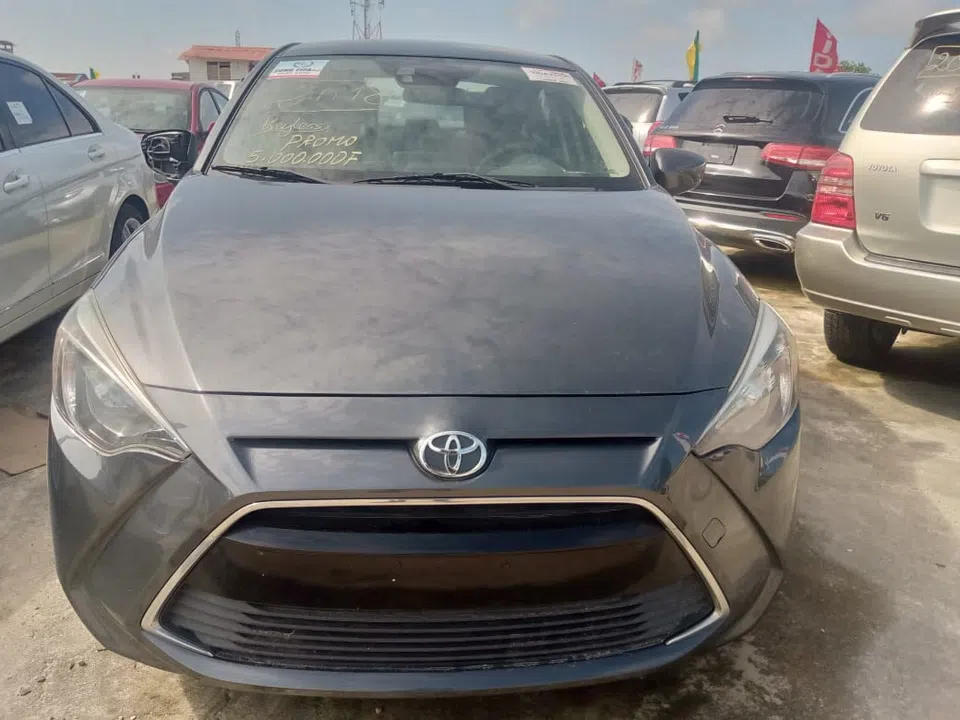 2018 Toyota Yaris — photo 2