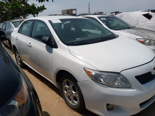 2010 Toyota Corolla photos, price and features