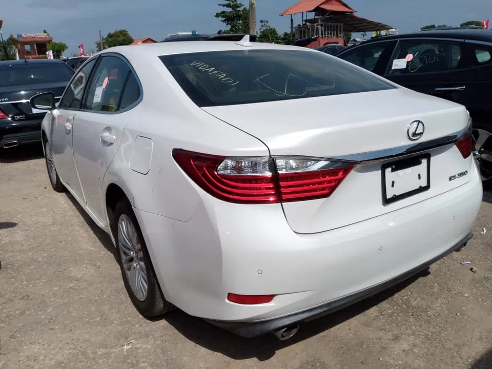 2013 Lexus Es 350 — photo 3