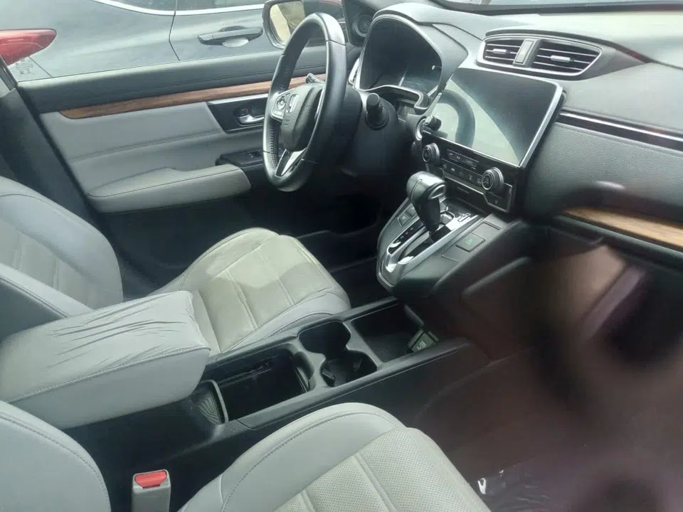 2017 Honda CR-V — photo 2