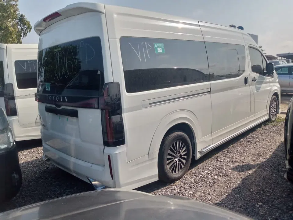 2026 Toyota Hiace — photo 3