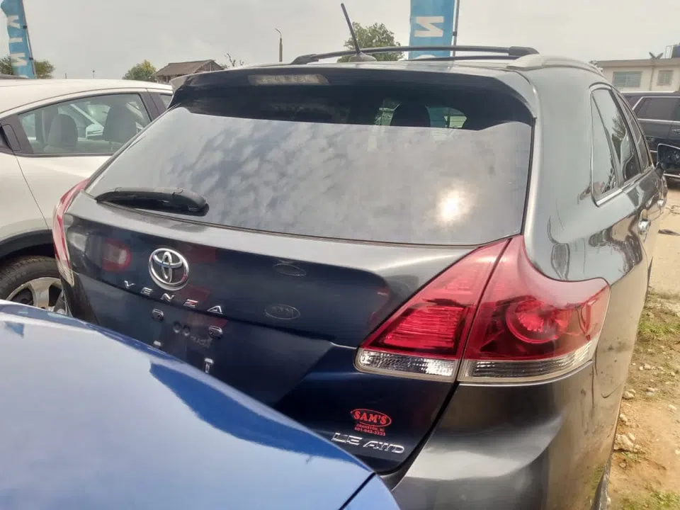 2014 Toyota Venza — photo 2