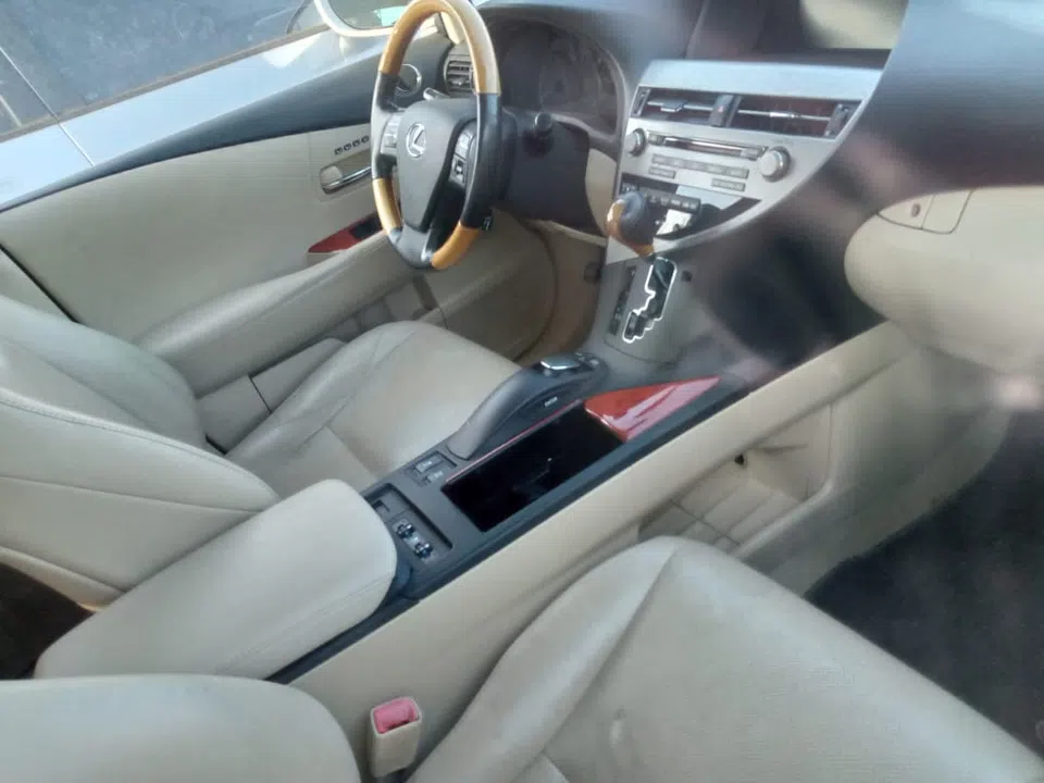 2011 Lexus Rx — photo 2