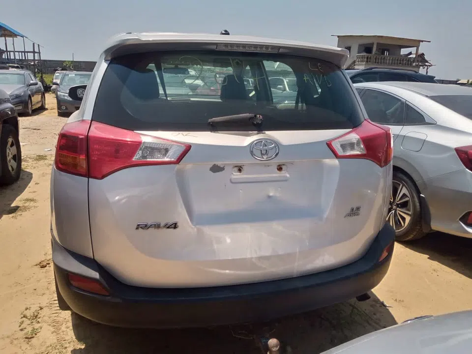 2013 Toyota Rav4 — photo 3