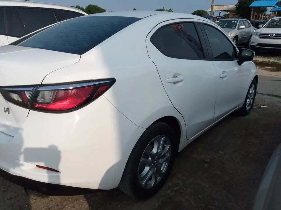 2018 Toyota Yaris Ia — photo 2