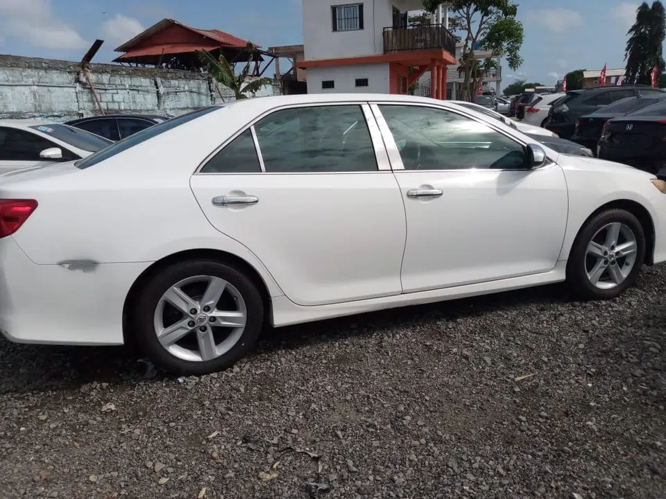 2012 Toyota Camry — photo 3
