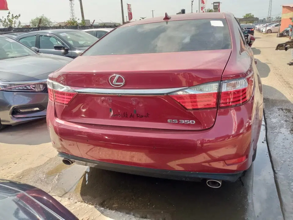 2013 Lexus Es 350 — photo 3