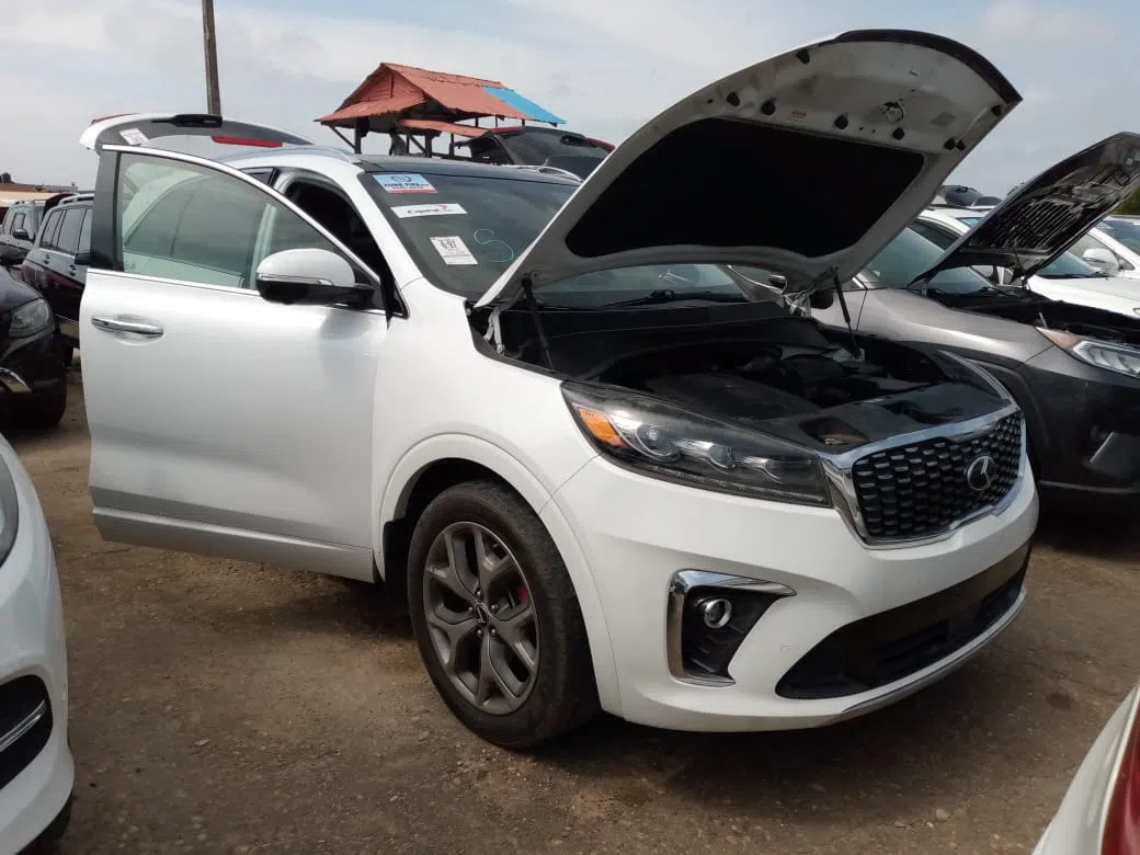 2019 Kia Sorento — photo 1
