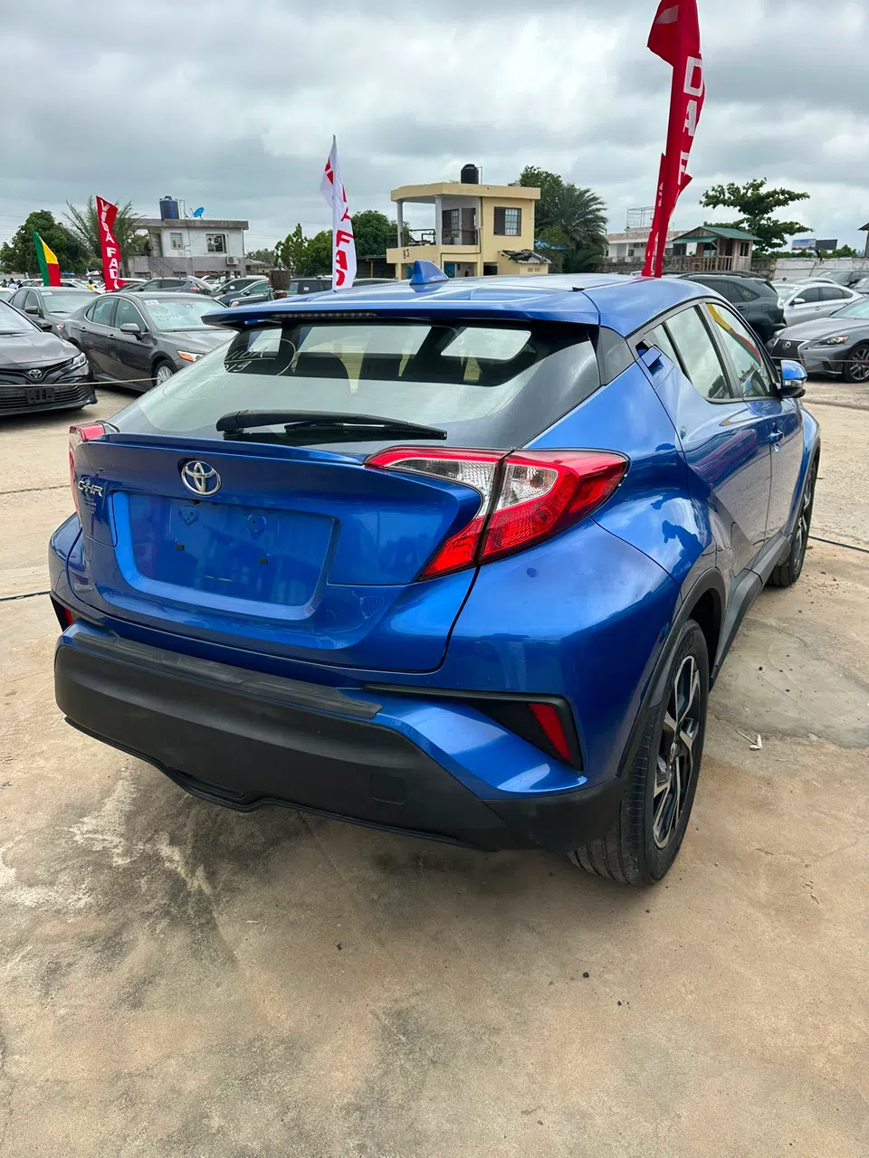 2019 Toyota C-Hr — photo 2
