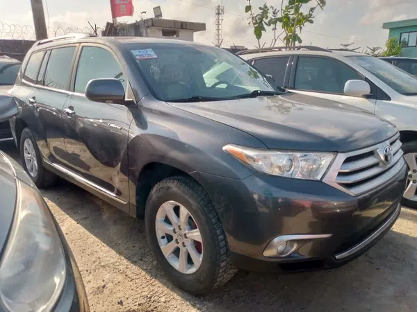 2012 Toyota Highlander – photos, prix et caractéristiques