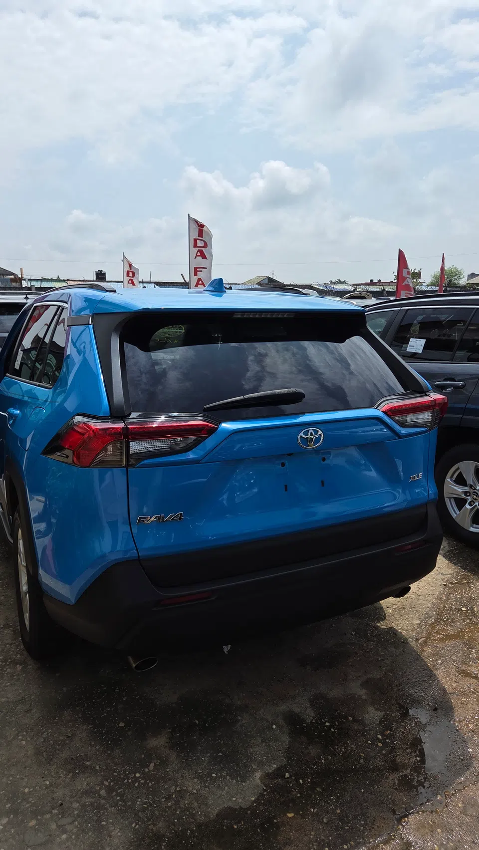 2020 Toyota Rav4 xle — photo 2