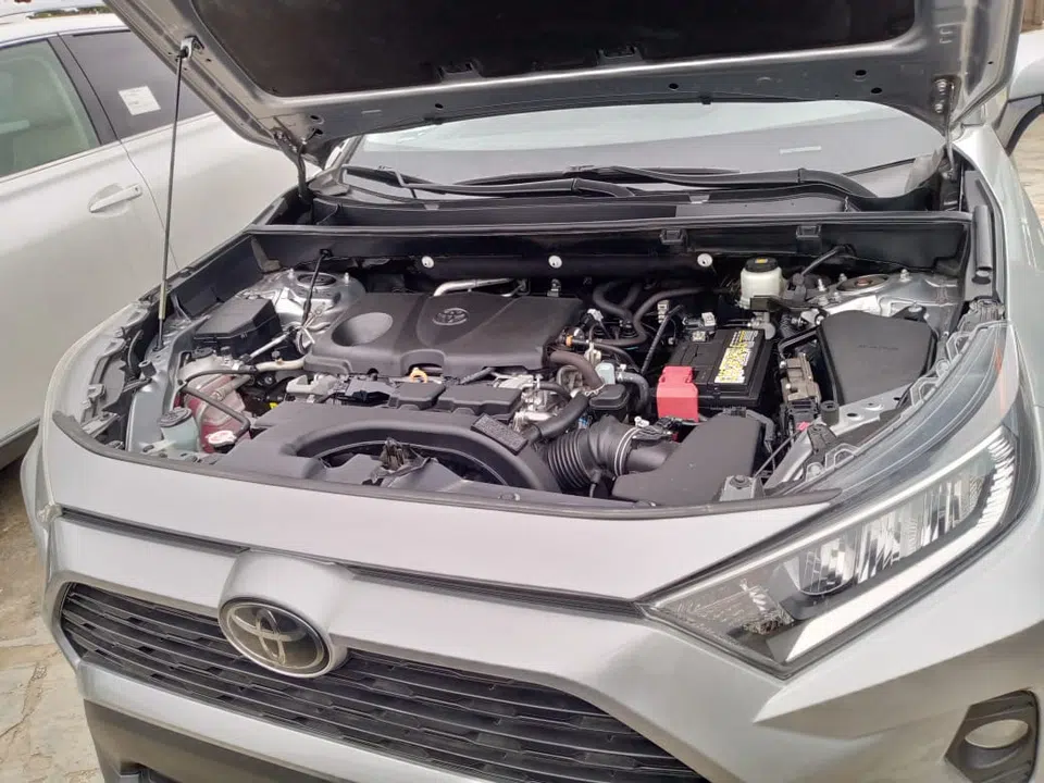 2020 Toyota Rav4 — véhicule vendu — photo 3