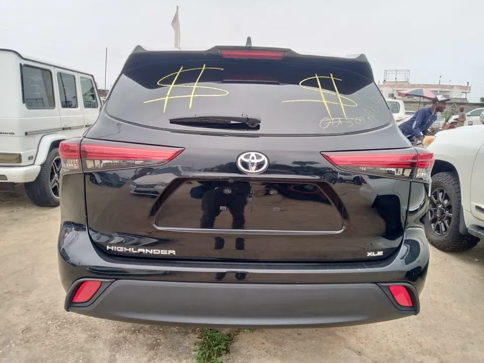 2021 Toyota Highlander — photo 3