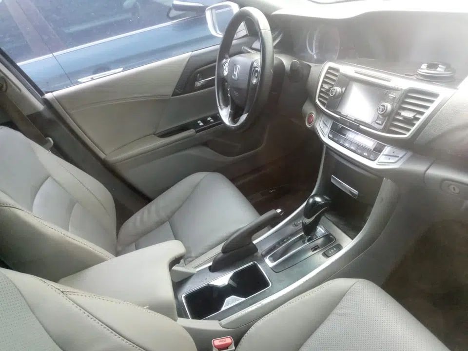 2013 Honda Accord — photo 2