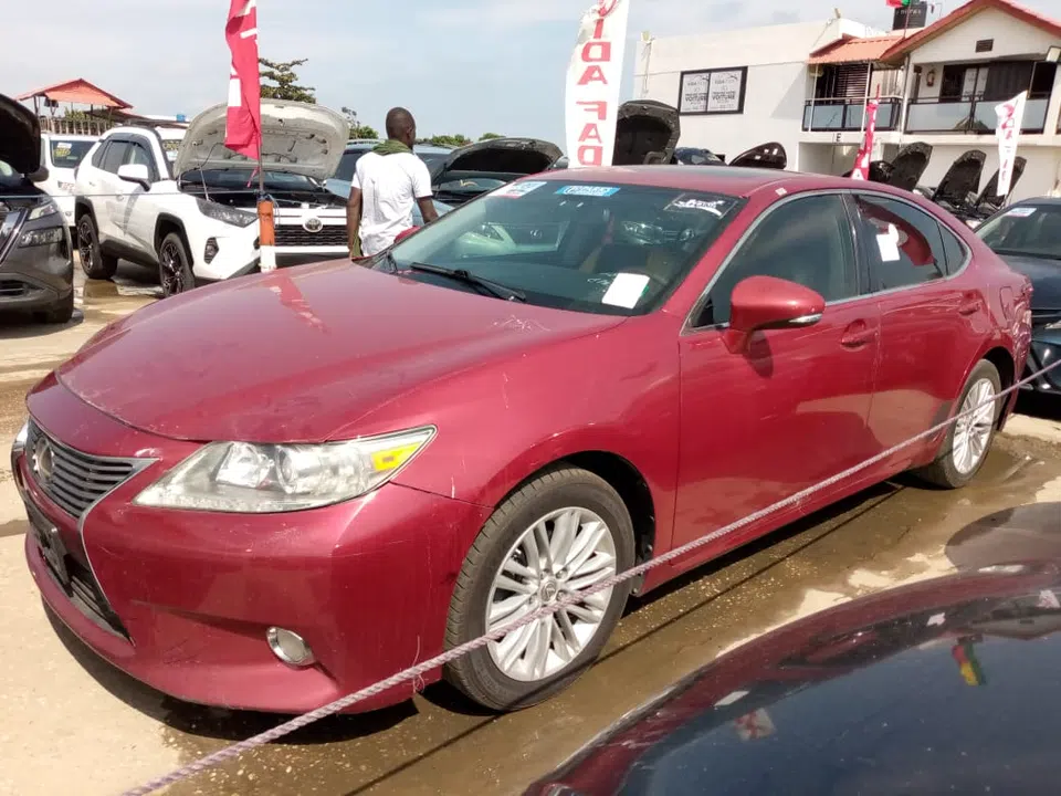 2013 Lexus Es 350 — photo 2