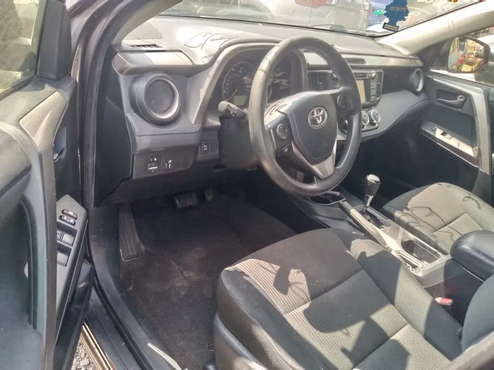 2016 Toyota Rav4 — photo 3