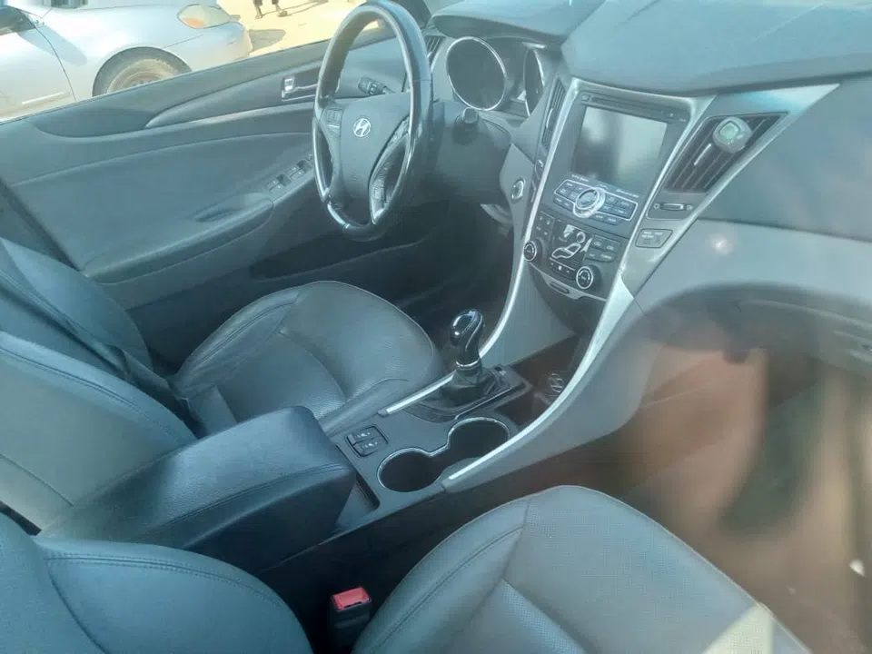 2013 Hyundai Sonata — photo 2