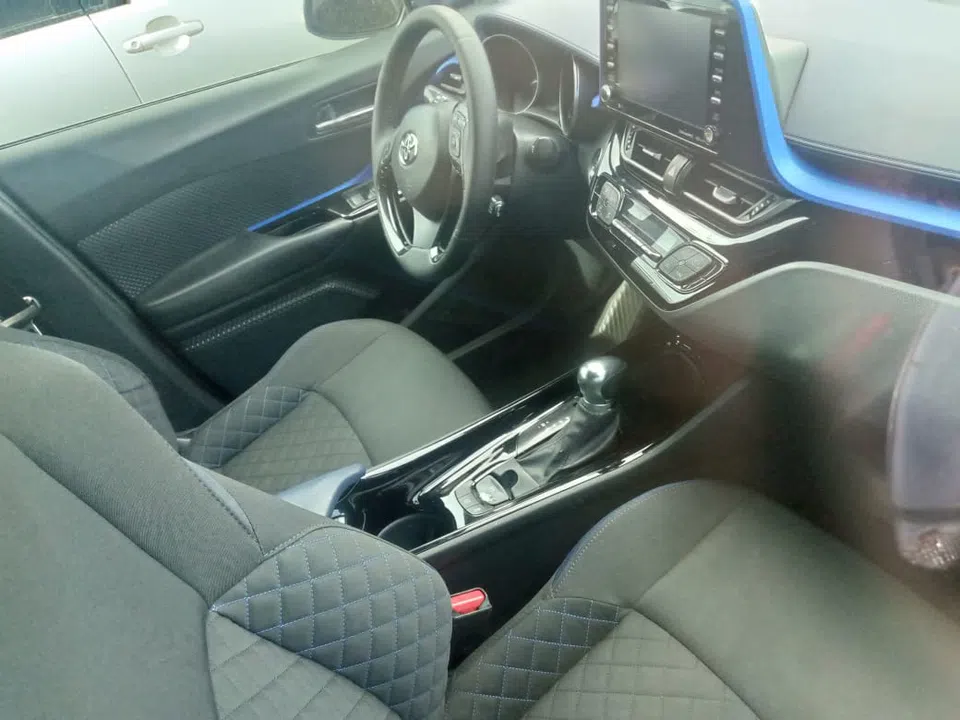 2021 Toyota C-HR — photo 2