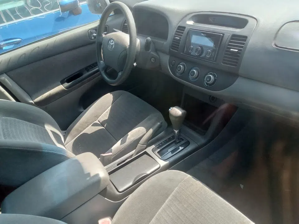 2005 Toyota Camry — photo 3