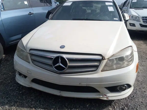 2008 Mercedes-Benz C-Class photos, price and features