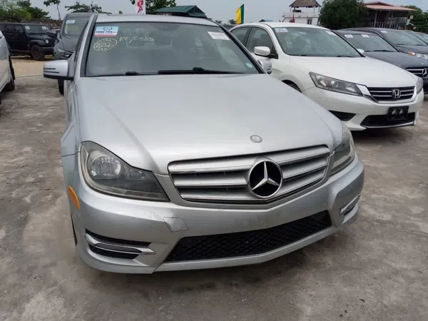 2013 Mercedes-Benz C-Class – photos, prix et caractéristiques
