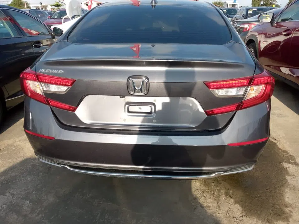 2019 Honda Accord — photo 3