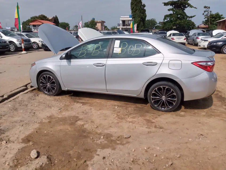 2016 Toyota Corolla — photo 3