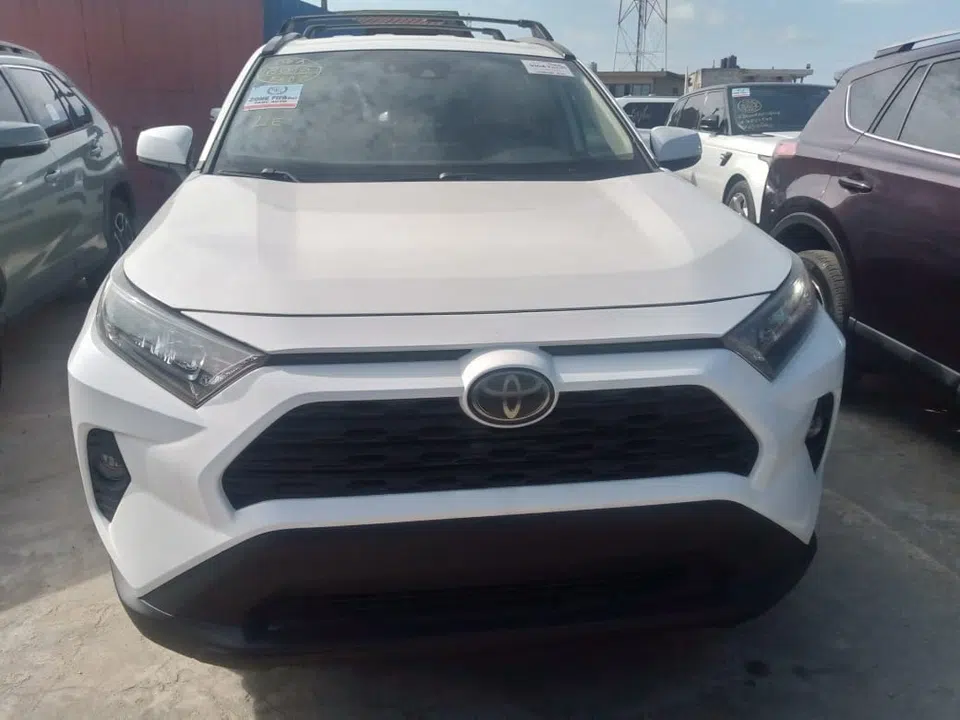 2019 Toyota Rav4 — photo 1