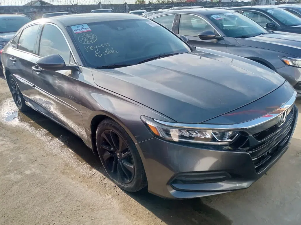 2019 Honda Accord — photo 1