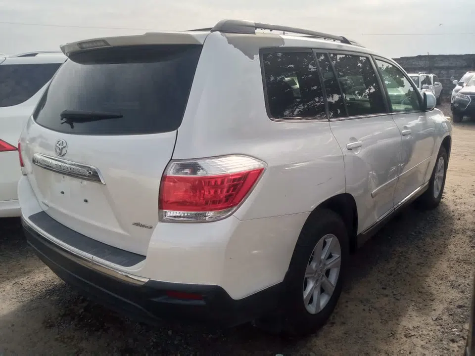 2013 Toyota Highlander — photo 3