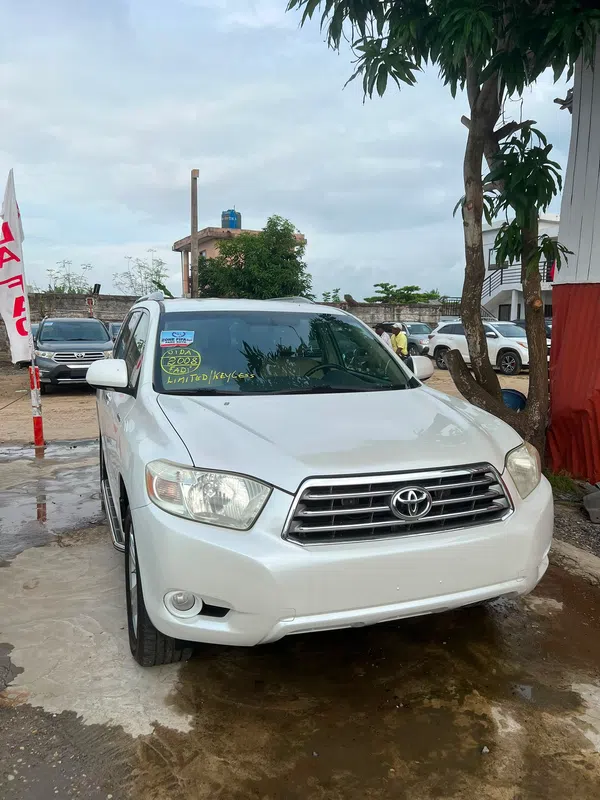 2008 Toyota Highlander v6 – photos, prix et caractéristiques