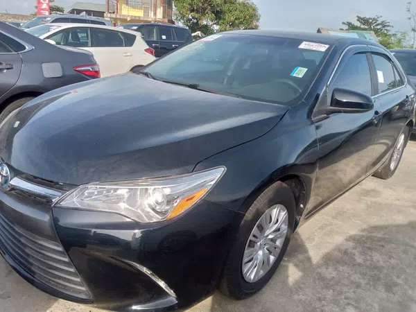2016 Toyota Camry – photos, prix et caractéristiques