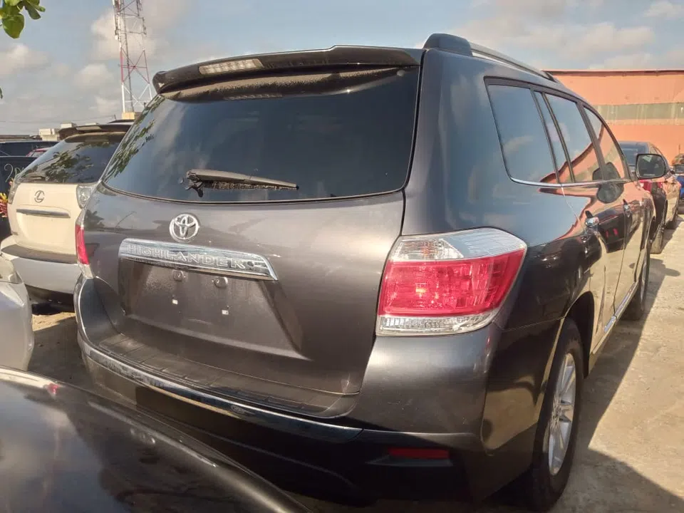 2012 Toyota Highlander — photo 2